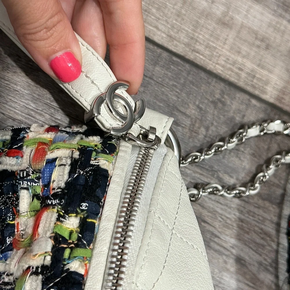 CHANEL Colorful Chain Crossbody Bag white tweed - Picture 7 of 11